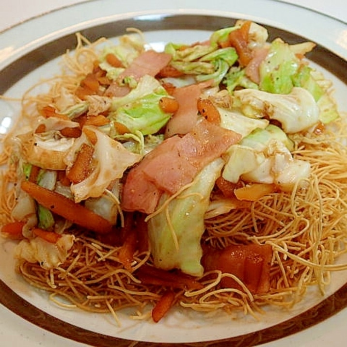 余った粉末ソースで　野菜たっぷりパリパリ麺